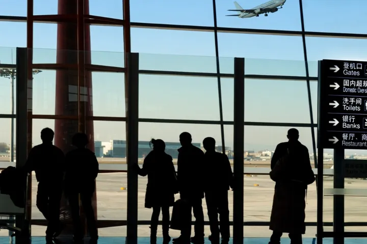 روایت ممنوع‌الخروجی ایرانیان عازم کانادا